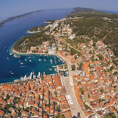 Апартаменты Amazing In Hvar With House Sea View